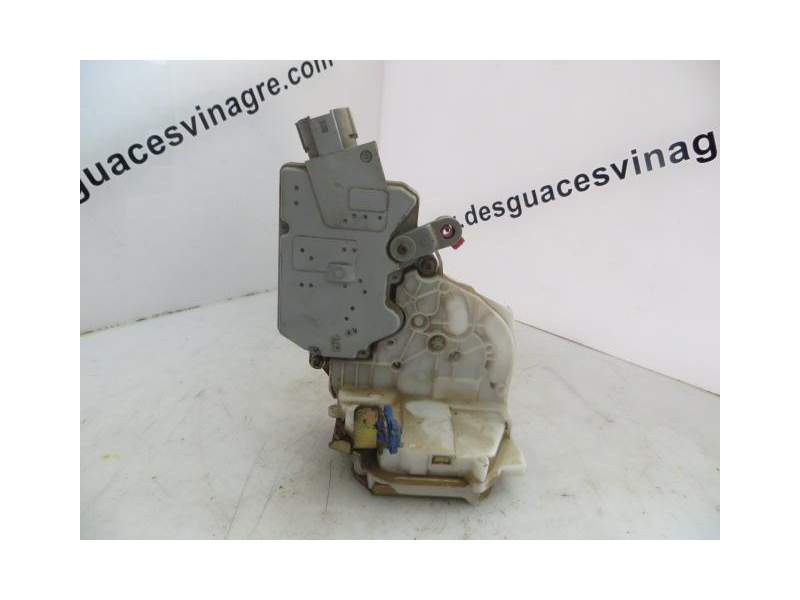 Recambio de cerradura puerta trasera izquierda para nissan primera 2.0 td -cd20 referencia OEM IAM   