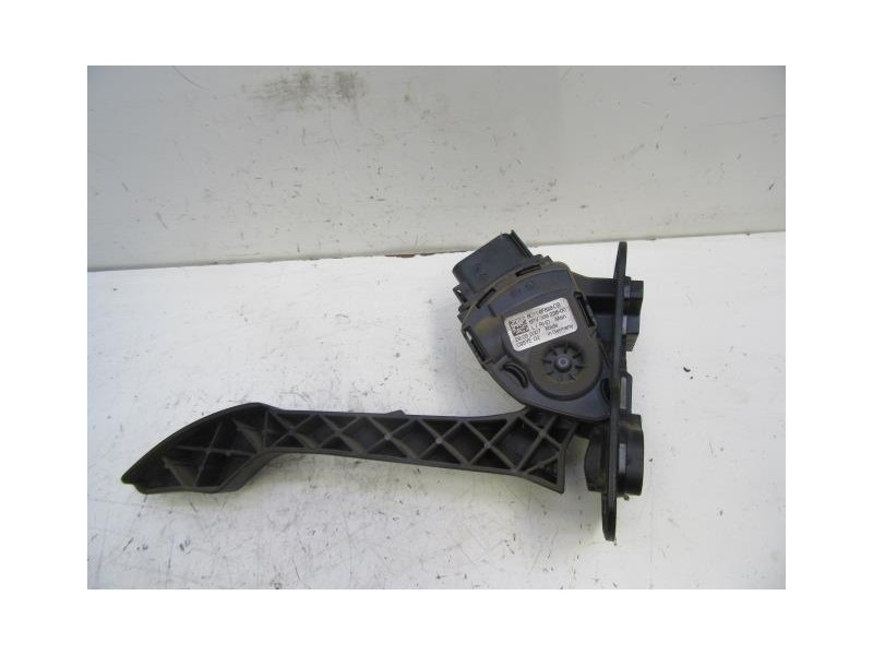 Recambio de potenciómetro aceleración : ford transit : 2.2 td (110,13cv) [2007] para ford transit 2.2 td referencia OEM IAM 6C11