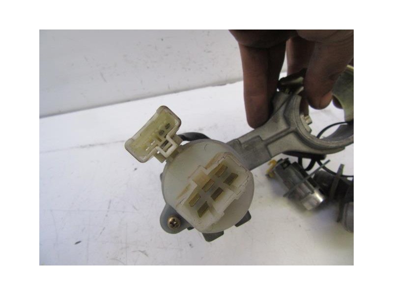 Recambio de antirrobo clausor arranque : hyundai matrix : 1.6 g (103,33cv) [2005] para hyundai matrix 1.6 g referencia OEM IAM J