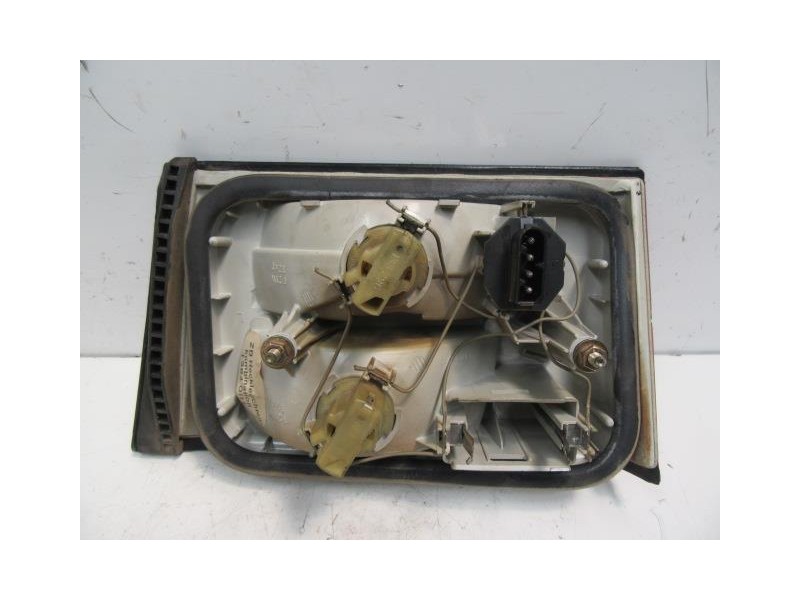 Recambio de piloto porton izq. : bmw 520 : 2.0 g [1991] para bmw  520 2.0 g referencia OEM IAM   