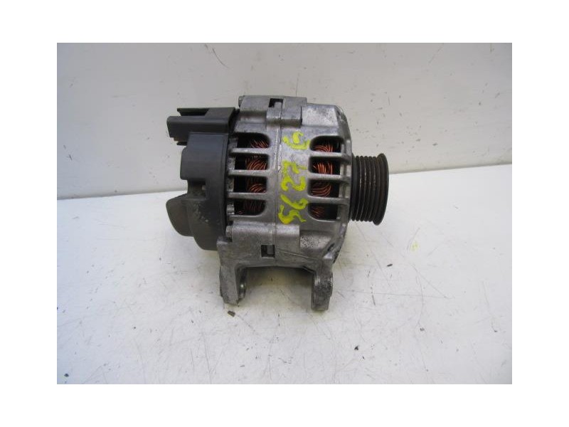 Recambio de alternador : volkswagen polo : 1.2 g (63,90cv) [2002] para volkswagen polo 1.2 g referencia OEM IAM 03D903025D  