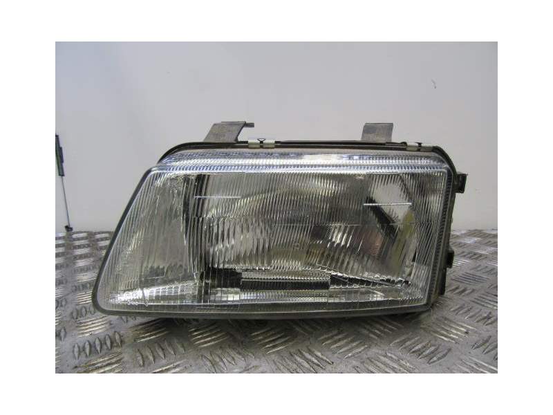 Recambio de faro izquierdo para audi a4 1.8 g referencia OEM IAM   