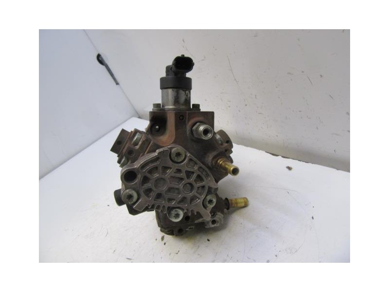 Recambio de bomba inyec. diesel : citroen c 3 : 1.4 hdi [2004] para citroen c 3 1.4 hdi referencia OEM IAM 0445010102BOSCH  