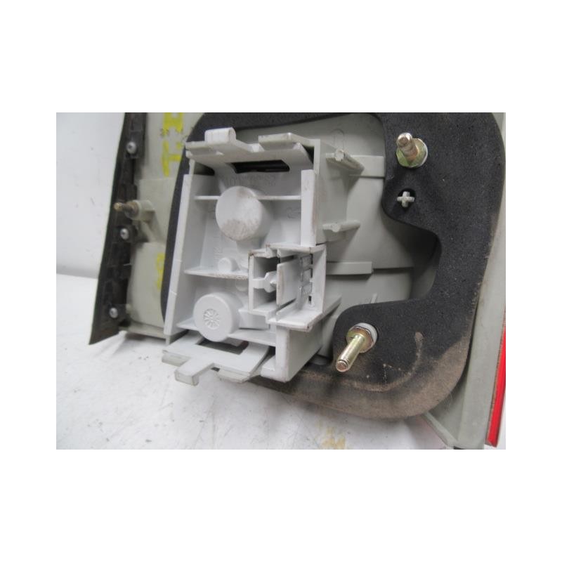 Recambio de piloto porton izq. : lancia k : 2.0 g [1999] para lancia k 2.0 g referencia OEM IAM   