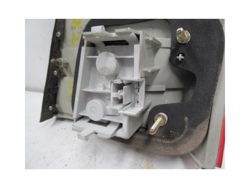 Recambio de piloto porton izq. : lancia k : 2.0 g [1999] para lancia k 2.0 g referencia OEM IAM   