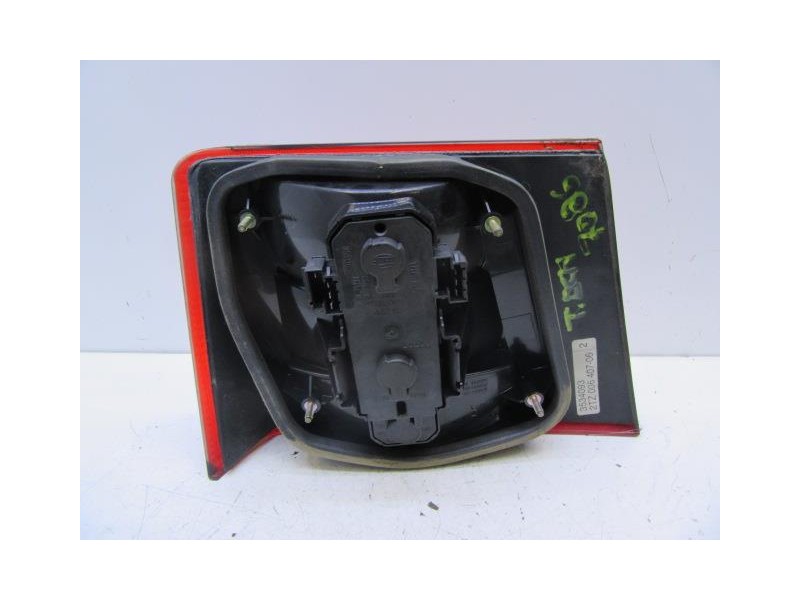 Recambio de piloto porton dch. : volvo 940 : 0.1 d [1996] para volvo 940 0.1 d referencia OEM IAM   