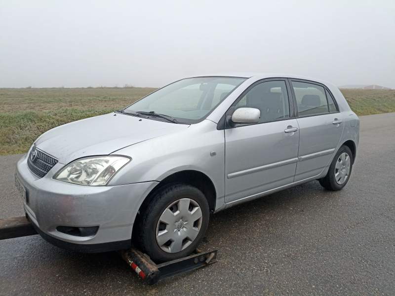 TOYOTA COROLLA (_E12_)