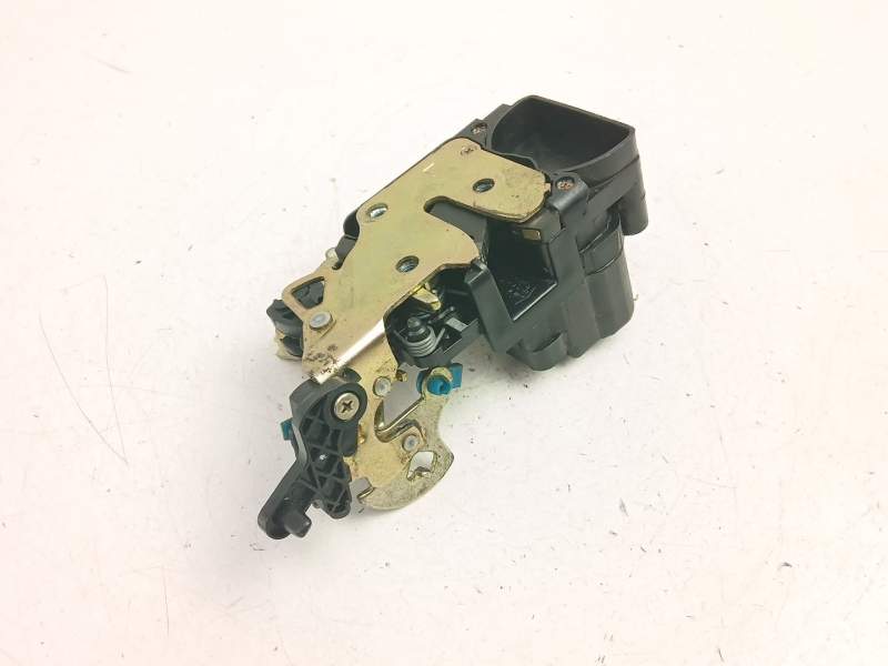 Recambio de cerradura puerta trasera izquierda para daewoo tacuma (u100) 1.6 referencia OEM IAM 96260995  