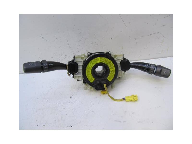 Recambio de mando luces y limpias : hyundai accent : 1.3 g (85,65cv) [2000] para hyundai accent 1.3 g referencia OEM IAM 93400-2