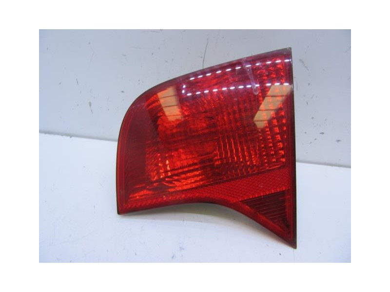 Recambio de piloto porton dch. : audi a4 : 2.0 tdi (140,04cv) [2006] para audi a4 2.0 tdi referencia OEM IAM   