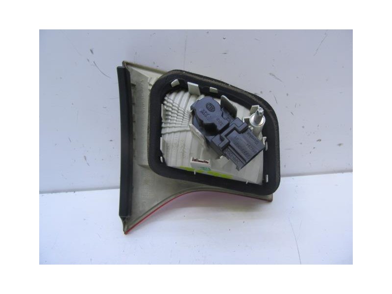 Recambio de piloto porton dch. : audi a4 : 2.0 tdi (140,04cv) [2006] para audi a4 2.0 tdi referencia OEM IAM   