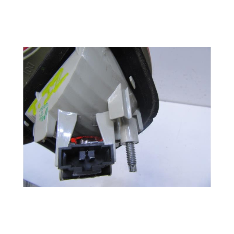 Recambio de piloto porton izq. : audi a4 : 2.0 tdi (140,04cv) [2006] para audi a4 2.0 tdi referencia OEM IAM   