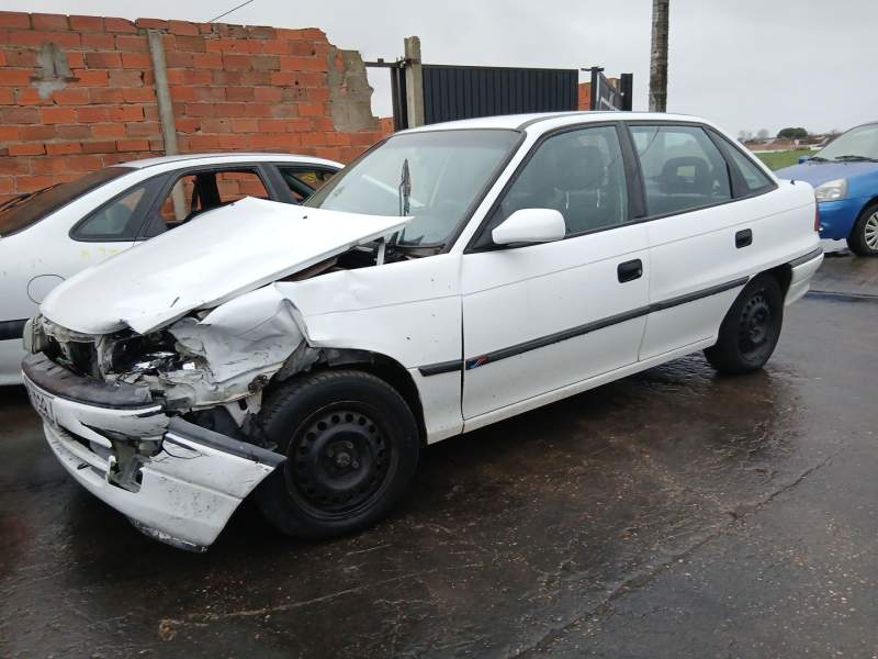opel astra f sedán (t92) del año 1996