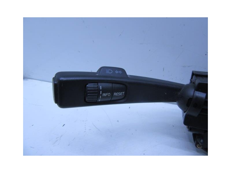 Recambio de mando luces y limpias : volvo s40 : 2.0 td (135,96cv) [2005] para volvo s40 2.0 td referencia OEM IAM 30710338  