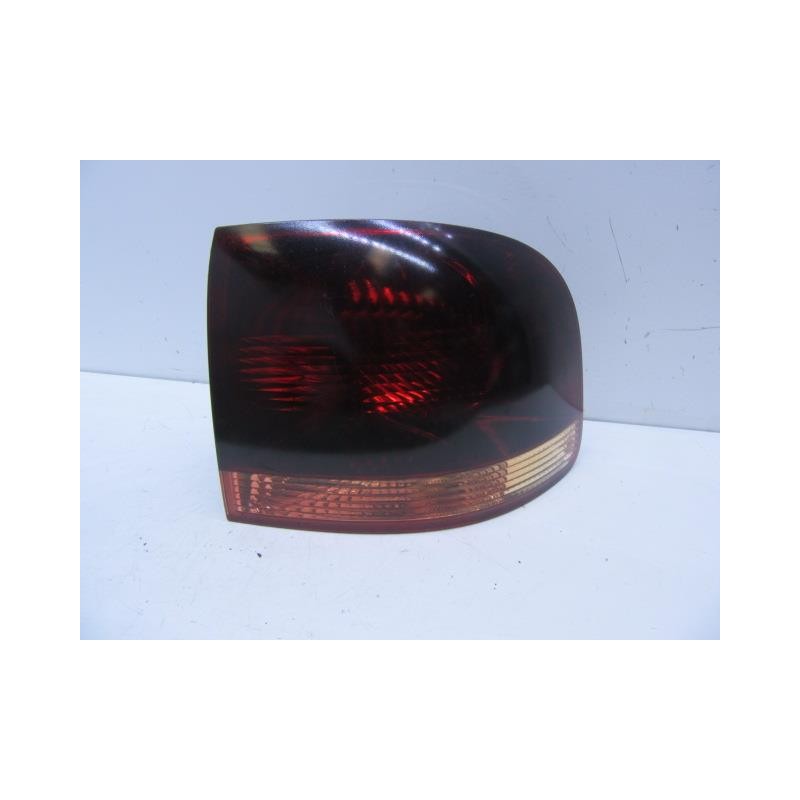 Recambio de piloto trasero dch. : volkswagen touareg : 2.5 tdi [2005] para volkswagen touareg 2.5 tdi referencia OEM IAM AUMADO 