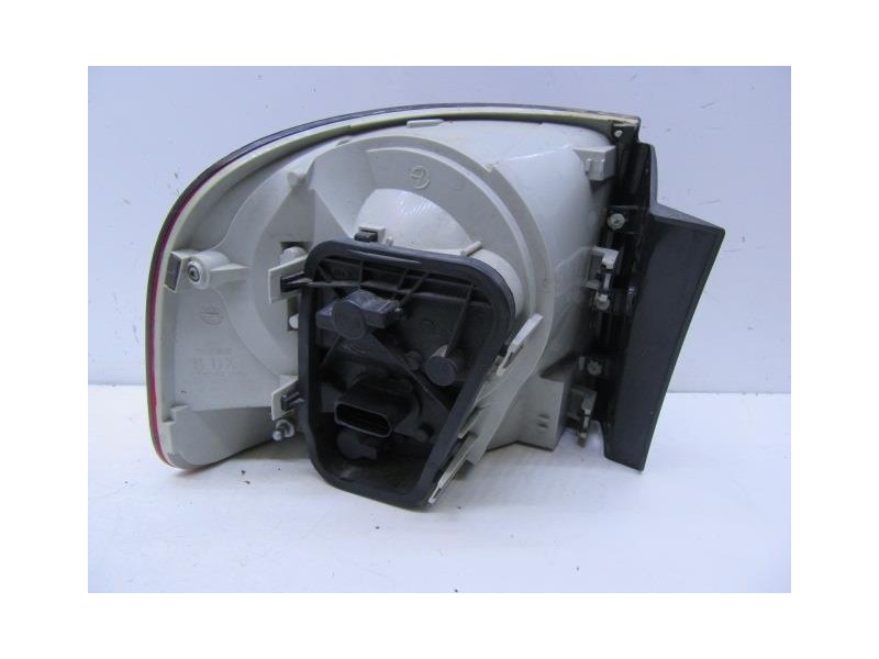 Recambio de piloto trasero dch. : volkswagen touareg : 2.5 tdi [2005] para volkswagen touareg 2.5 tdi referencia OEM IAM AUMADO 