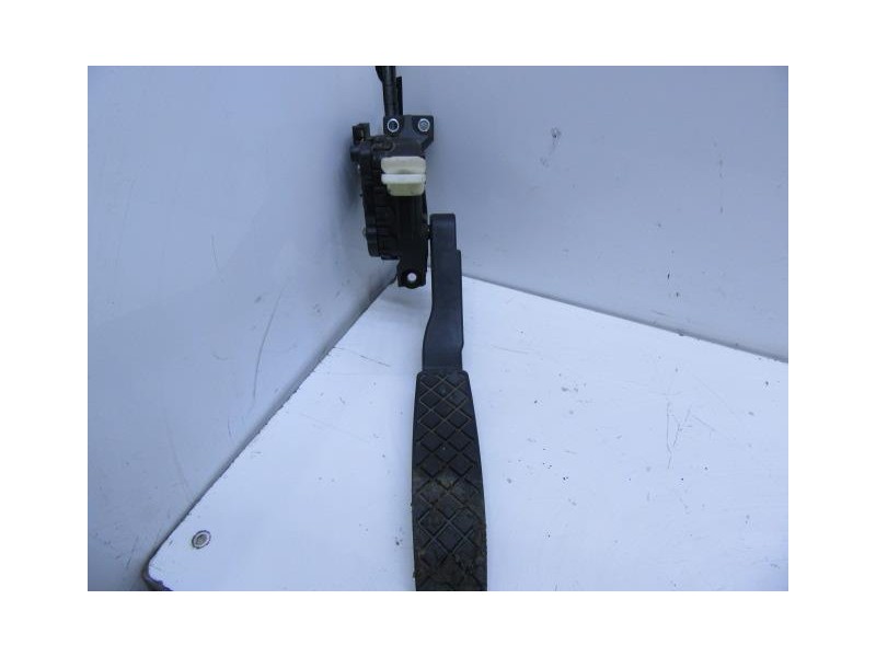 Recambio de potenciómetro aceleración : volkswagen touareg : 2.5 tdi [2005] para volkswagen touareg 2.5 tdi referencia OEM IAM 7