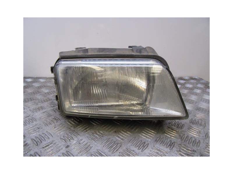 Recambio de faro derecho para audi a4 1.9 tdi referencia OEM IAM   