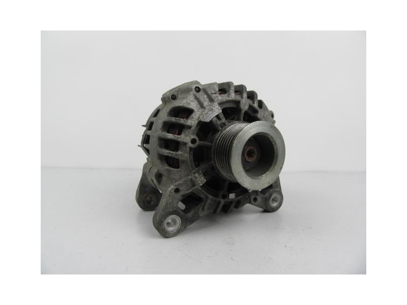 Recambio de alternador : renault clio : 1.1 g (74,78cv) [2010] para renault clio 1.1 g referencia OEM IAM 8200654541B  
