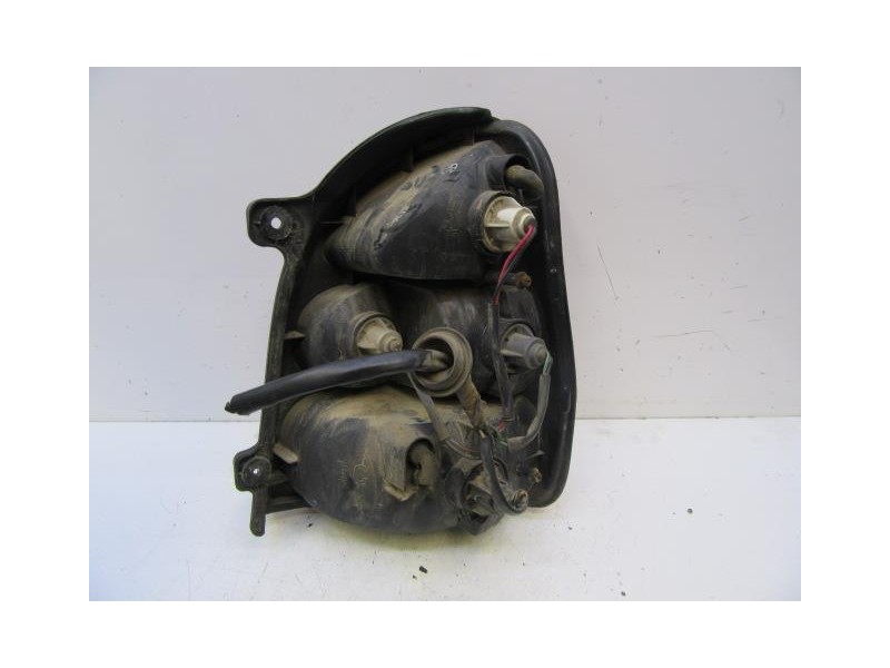 Recambio de piloto trasero izq. : kia carnival : 2.9 td (126,44cv) [2000] para kia carnival 2.9 td referencia OEM IAM   