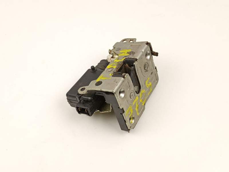Recambio de cerradura puerta trasera derecha para dacia logan 1.5 dci referencia OEM IAM 8200214015  