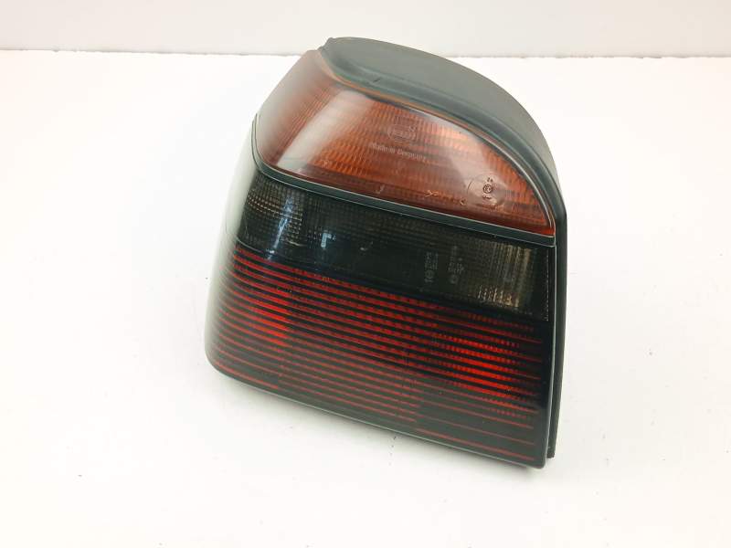 Recambio de piloto trasero izquierdo para volkswagen golf 2.0 g referencia OEM IAM 1H6945111B  