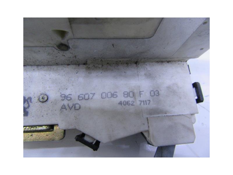 Recambio de cerradura pta. del. dch. : citroen c 4 : 1.6 hdi [2005] para citroen c 4 1.6 hdi referencia OEM IAM 9660700680F3PUER