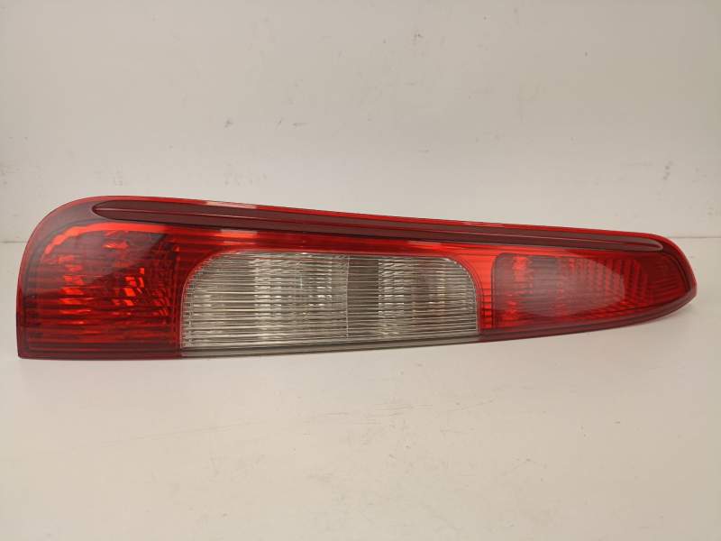 Recambio de piloto trasero izquierdo para ford focus c-max 2.0 tdci referencia OEM IAM 1347455  