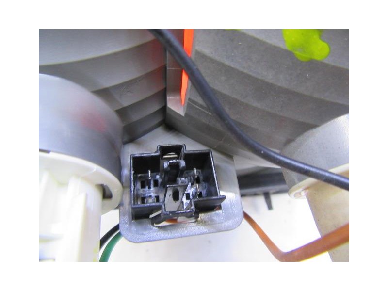 Recambio de piloto porton dch. : saab 9-3 : 2.0 g (149,56cv) [2002] para saab  9-3 2.0 g referencia OEM IAM   