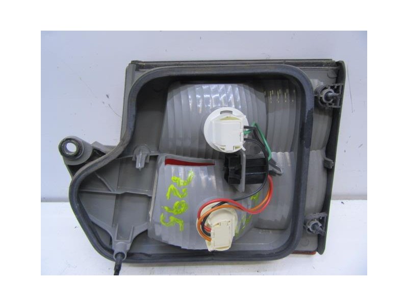 Recambio de piloto porton izq. : saab 9-3 : 2.0 g (149,56cv) [2002] para saab  9-3 2.0 g referencia OEM IAM   