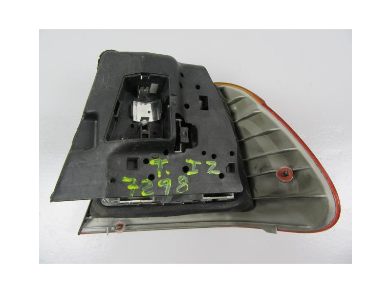 Recambio de piloto trasero izq. : bmw 320 : 2.0 td (136cv) [2002] para bmw  320 2.0 td referencia OEM IAM   