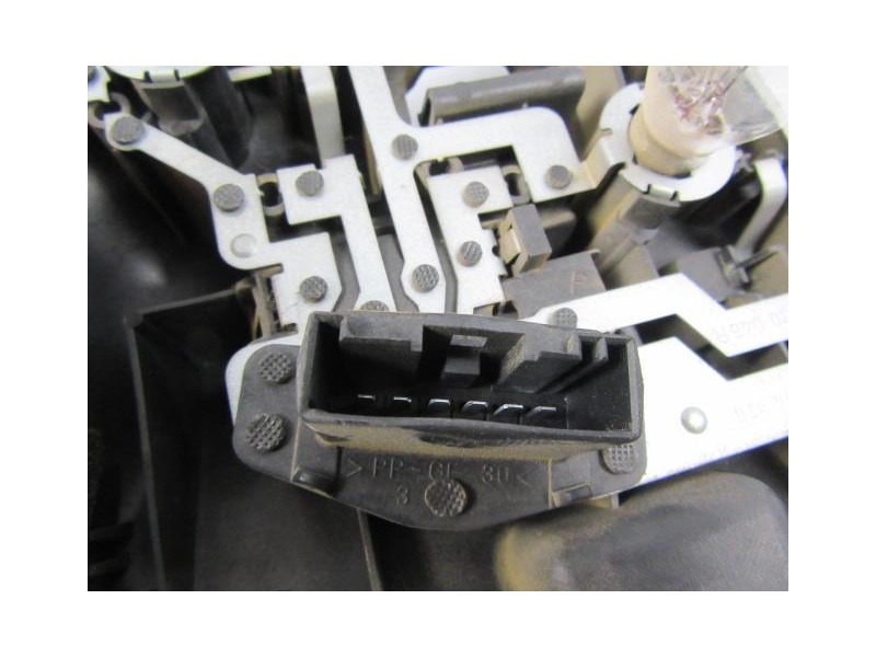 Recambio de piloto trasero izq. : bmw 320 : 2.0 td (136cv) [2002] para bmw  320 2.0 td referencia OEM IAM   