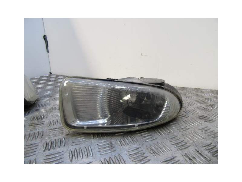 Recambio de antiniebla izquierdo para chrysler voyager 2.5 td referencia OEM IAM 04857239AB B  