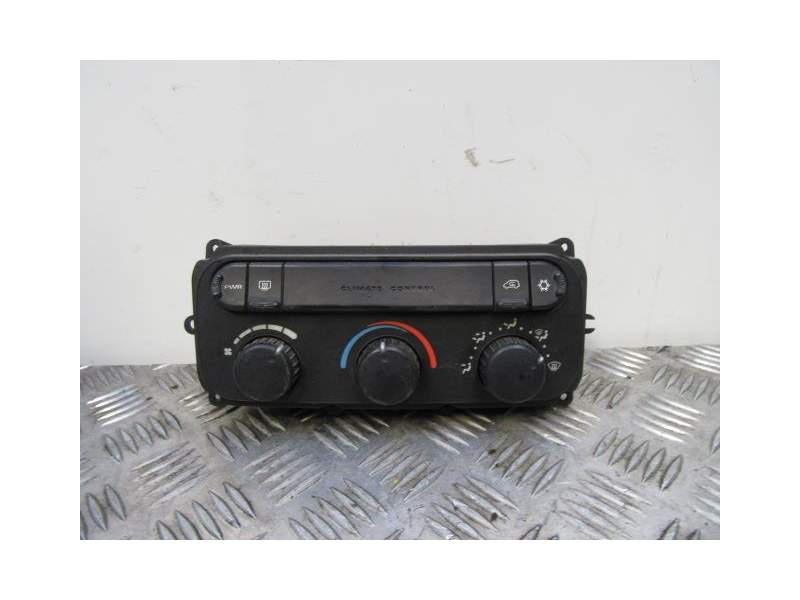Recambio de mandos calefaccion aire para chrysler voyager 2.5 td referencia OEM IAM 05005038AA A  