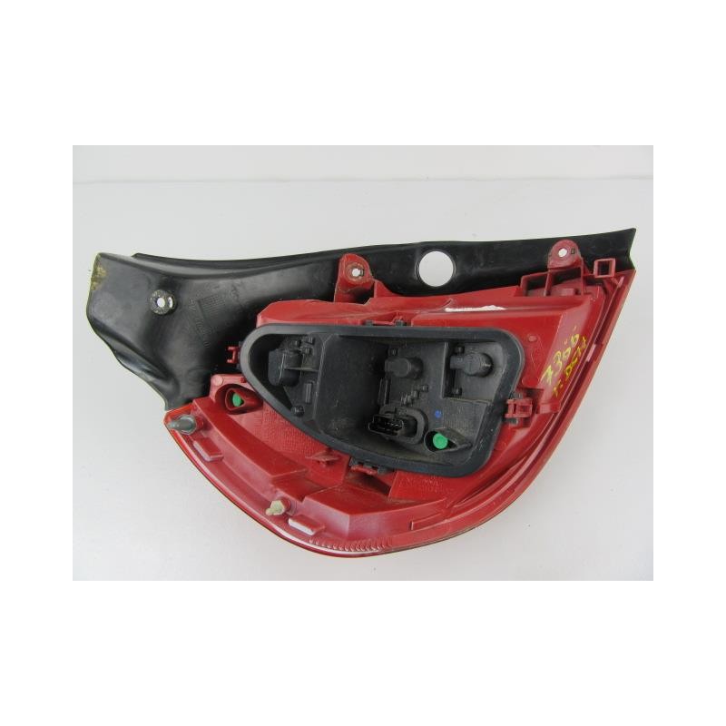 Recambio de piloto trasero dch. : renault clio : 1.1 g (74,78cv) [2010] para renault clio 1.1 g referencia OEM IAM   