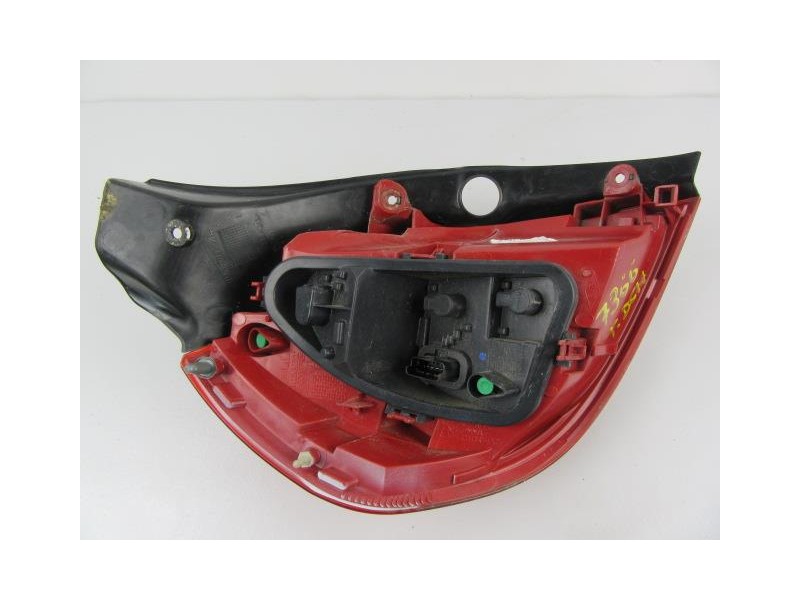 Recambio de piloto trasero dch. : renault clio : 1.1 g (74,78cv) [2010] para renault clio 1.1 g referencia OEM IAM   