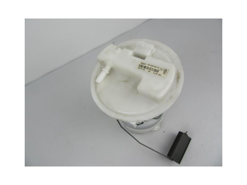 Recambio de bomba gasolina / aforadores : renault clio : 1.1 g (74,78cv) [2010] para renault clio 1.1 g referencia OEM IAM 82007