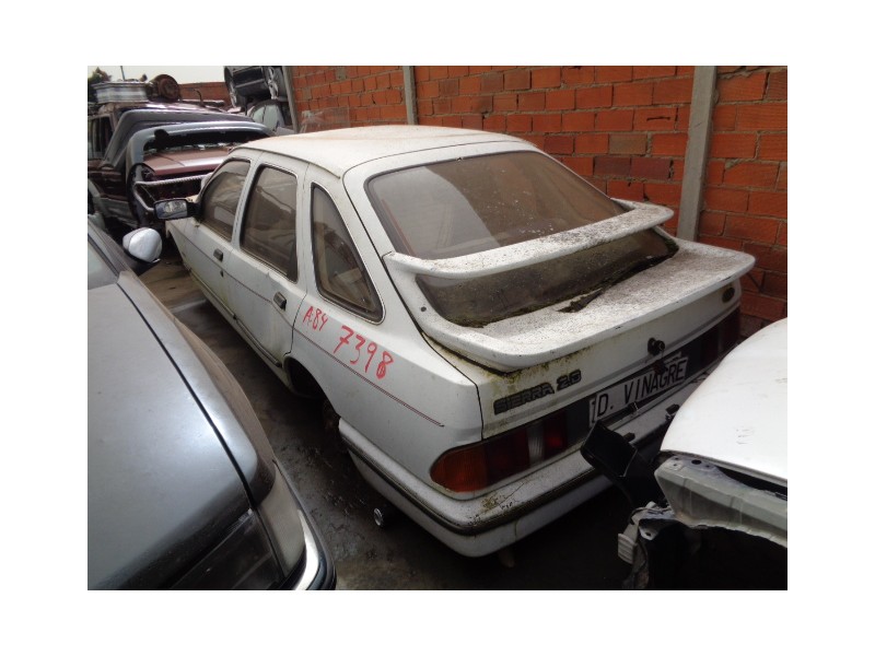 ford sierra del año 1984