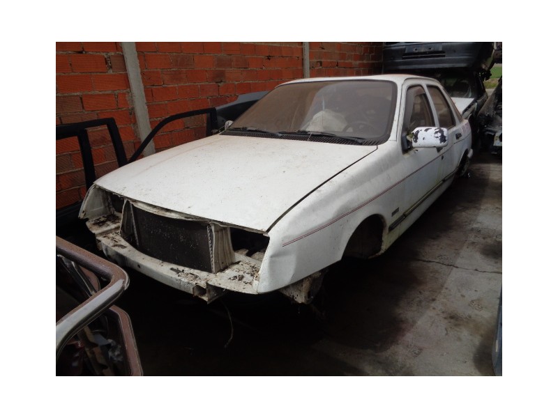 ford sierra del año 1984