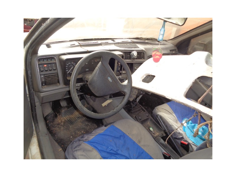 ford sierra del año 1984