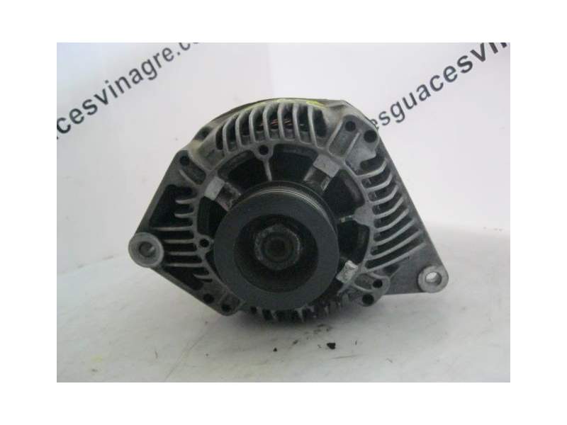 Recambio de alternador para renault megane 1.9 d -f8q referencia OEM IAM 77008570  