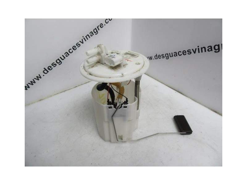 Recambio de bomba combustible aforador para renault megane 1.5 dci k9k 837 referencia OEM IAM 172020033R  