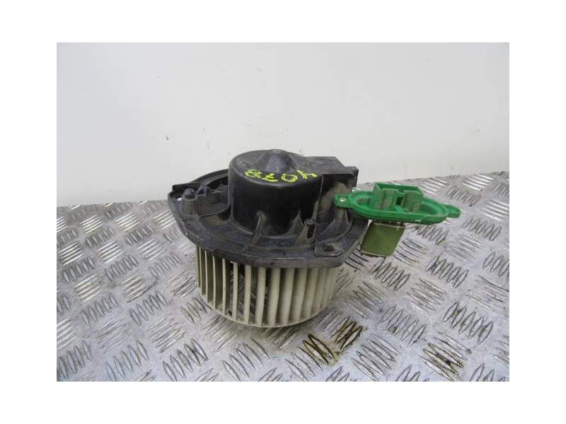 Recambio de motor calefaccion para iveco ( camion ) 2.8 td /8140.43b referencia OEM IAM 570630200  