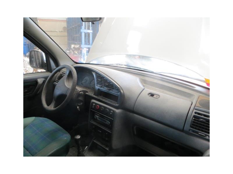 peugeot partner 1.9 d (69,34cv del año 2000