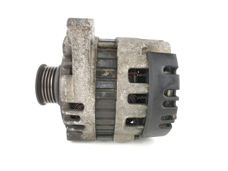 Recambio de alternador para daewoo lanos (klat) 1.5 referencia OEM IAM 96303556  