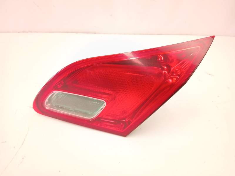 Recambio de piloto porton derecho para opel astra j (p10) 1.7 cdti (68) referencia OEM IAM 13306456  