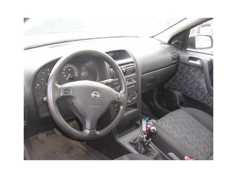 opel astra del año 2000
