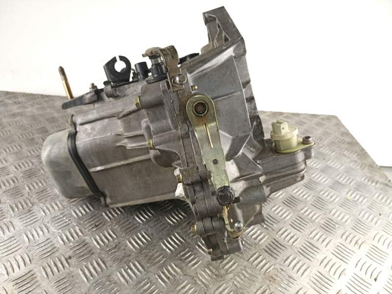 Recambio de caja cambios 5v diesel para citroën saxo 1.5 d seduction referencia OEM IAM 20CE28 0072061 