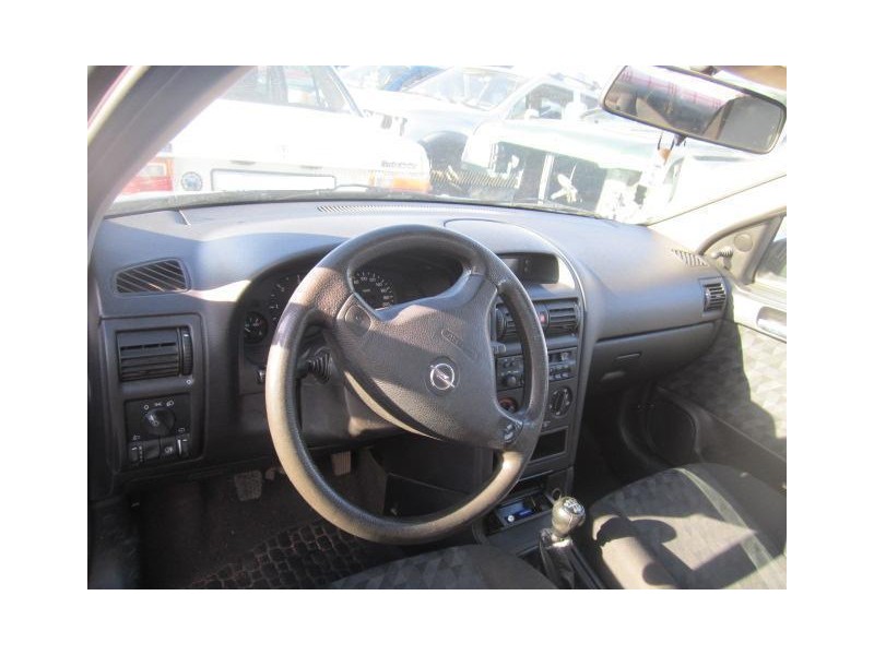 opel astra del año 2000