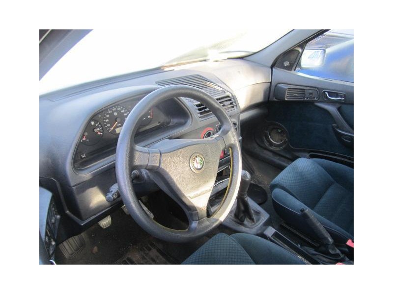 alfa romeo 146 del año 1996